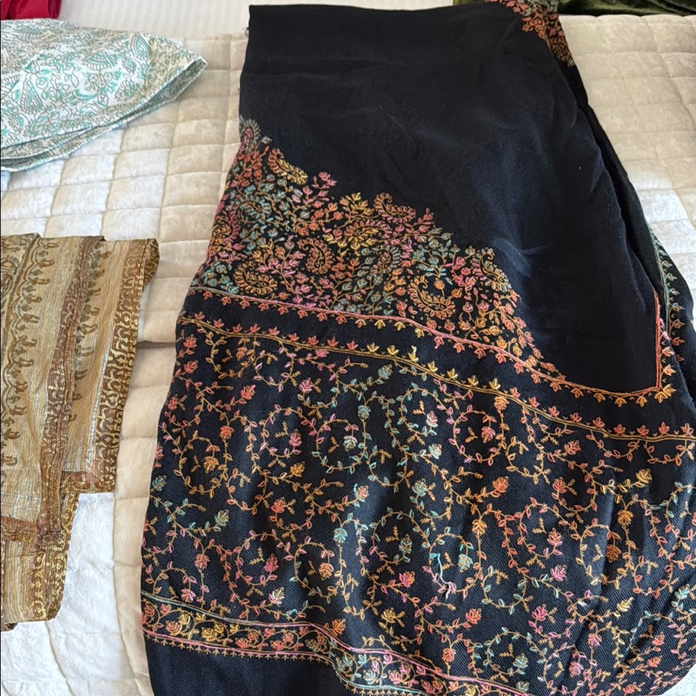 Lot of scarf shawl bareeze outfit and kaftan